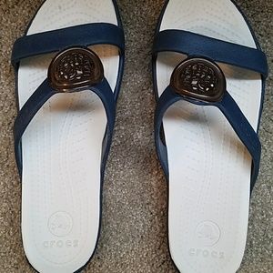 CROCS  Hammered Wedge Sandal in navy